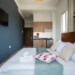 Em Shadi\'S Studio 404 In Mar Mikhael