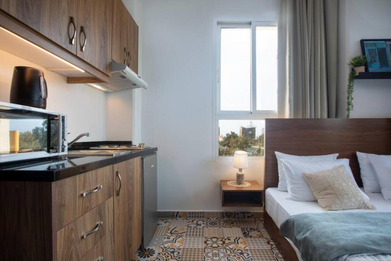 Em Shadi's 404 In Mar Mikhael Apartment *